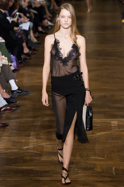 Look 5